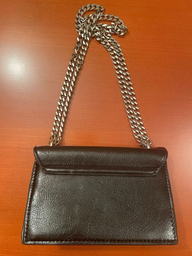 Bolso pequeño IDEAL tipo cartera negro con cadena