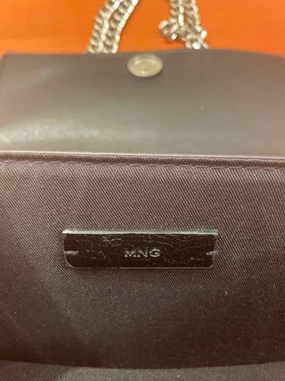 Bolso pequeño IDEAL tipo cartera negro con cadena