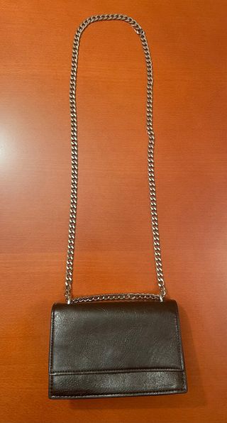 Bolso pequeño IDEAL tipo cartera negro con cadena