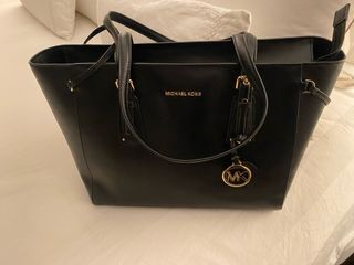 Bolso Michael Kors Piel Negro y Dorado