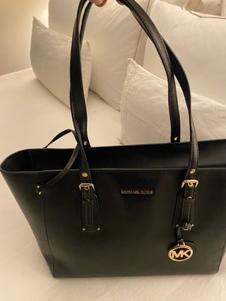 Bolso Michael Kors Piel Negro y Dorado