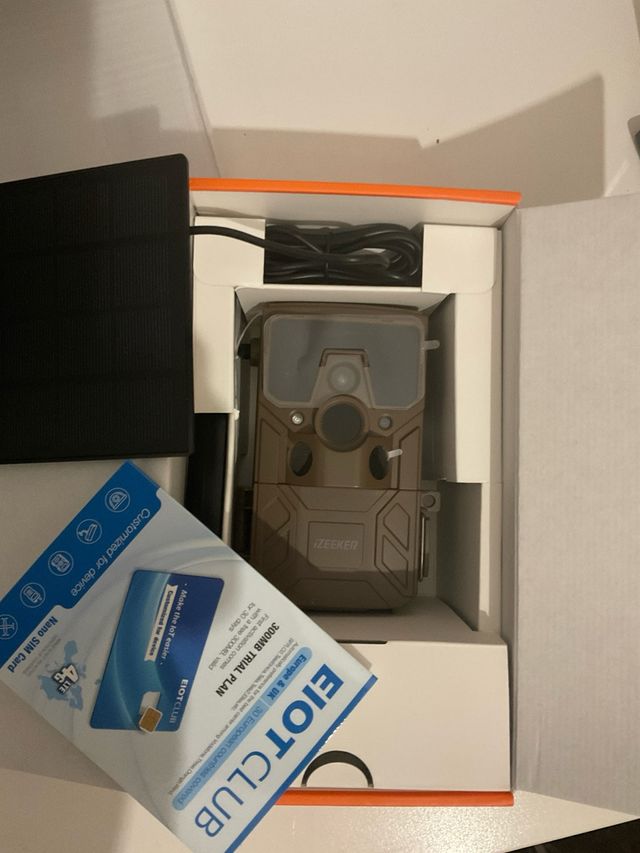 Fototrappola ZEEKER con pannello solare e SIM