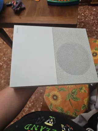 Xbox One S bianca