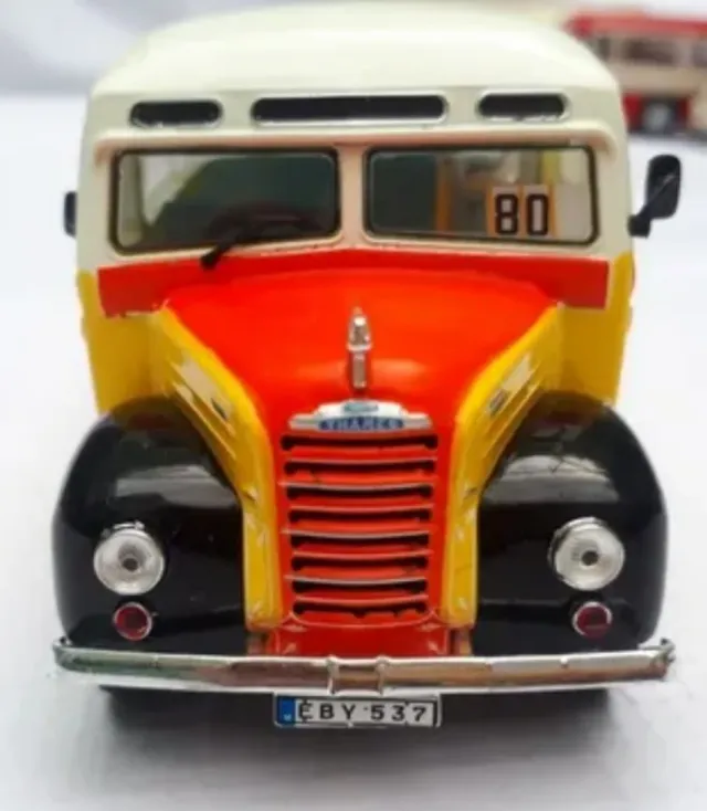 Autobús Ford Thames ET7. Malta. Nuevo