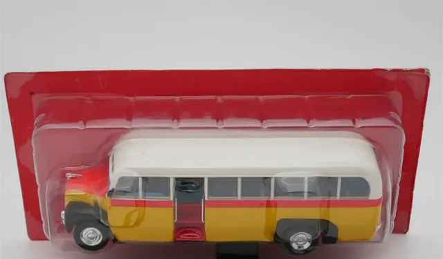 Autobús Ford Thames ET7. Malta. Nuevo