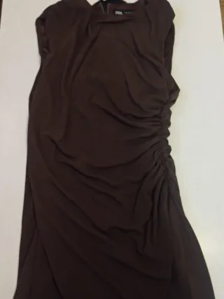Vestido ZARA marrón drapeado
