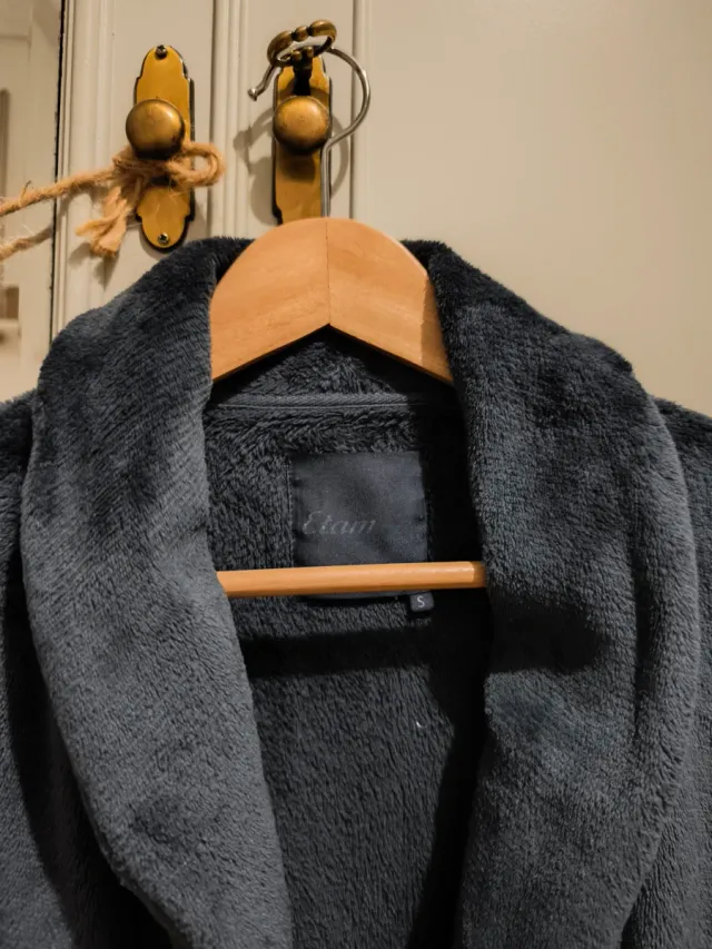 Bata azul de tacto suave