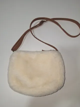 Bolso infantil peludo con estrellas