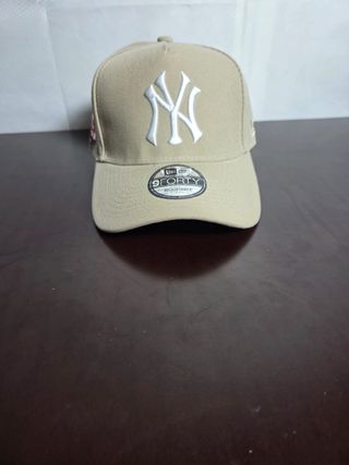 Gorra New Era Beige NY