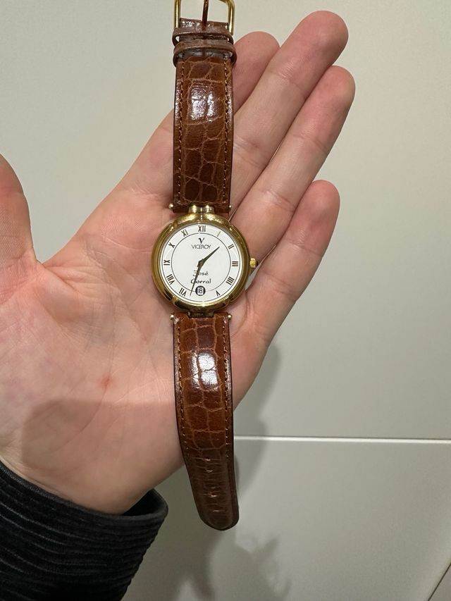Reloj Viceroy de oro y piel marrón
