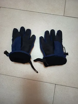 Guantes de niño azul y negro