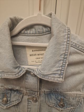 Cazadora vaquera Stradivarius crop