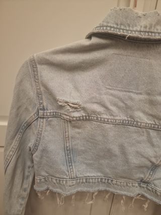 Cazadora vaquera Stradivarius crop