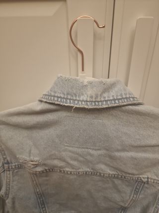 Cazadora vaquera Stradivarius crop