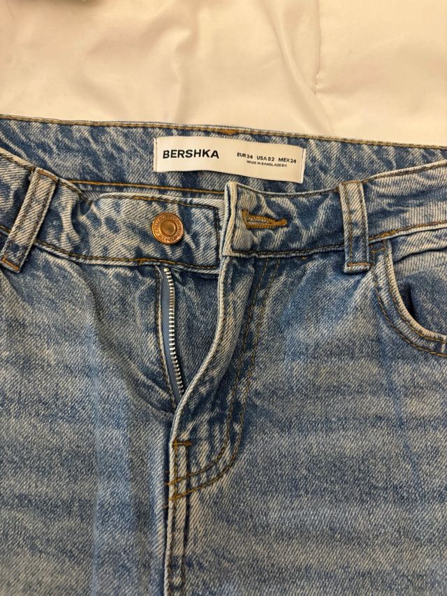 Vaqueros cargo de Bershka
