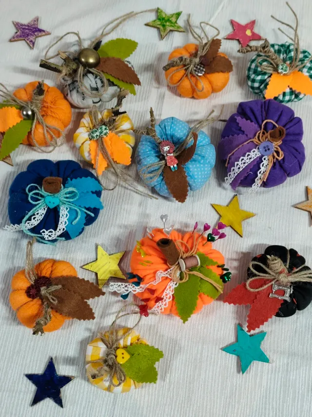 Calabazas de tela decorativas