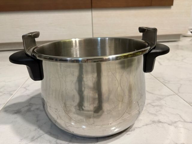 Olla Rápida Magefesa Star Bombeada 6L