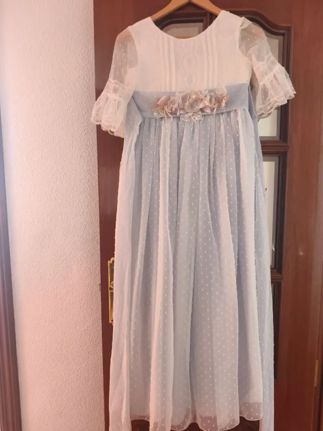 Vestido de comunión azul y blanco