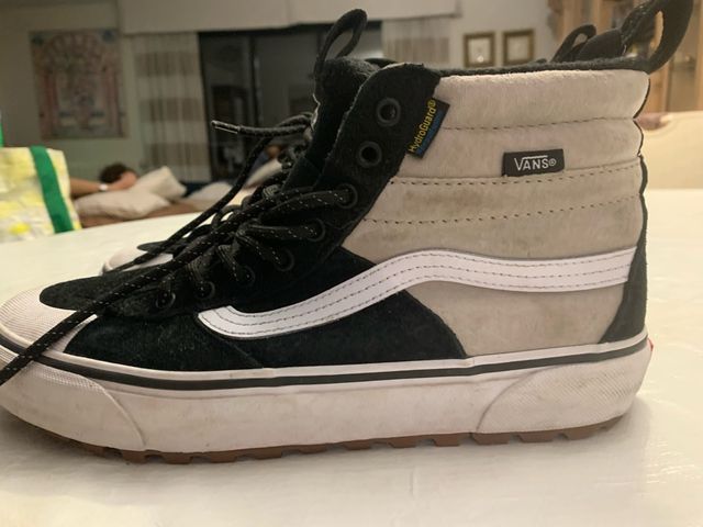 Zapatillas Vans SK8-Hi Beige y Negras
