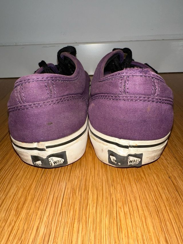 Zapatillas Vans Moradas y Negras