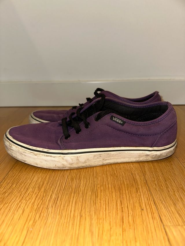 Zapatillas Vans Moradas y Negras