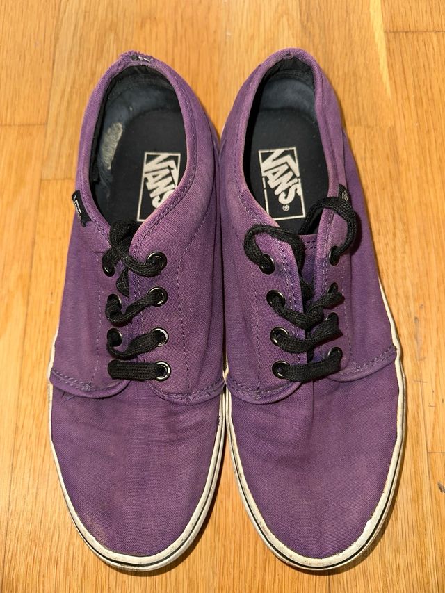 Zapatillas Vans Moradas y Negras