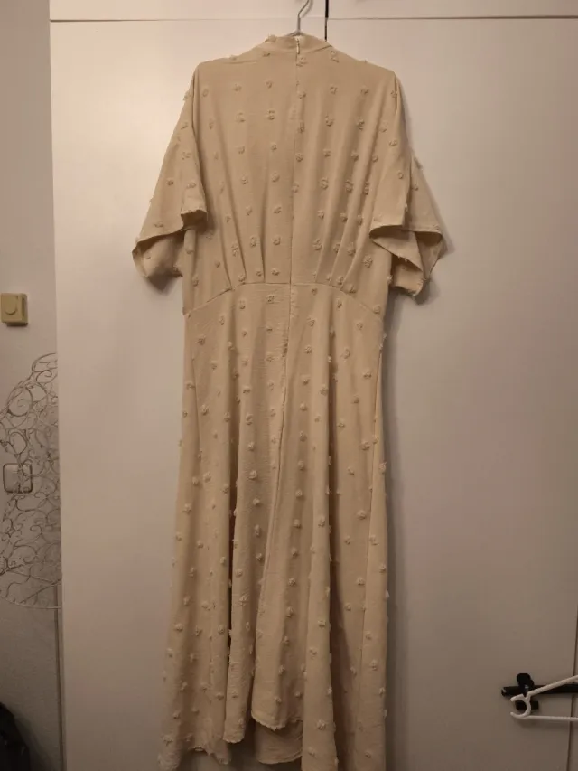 Vestido de verano beige