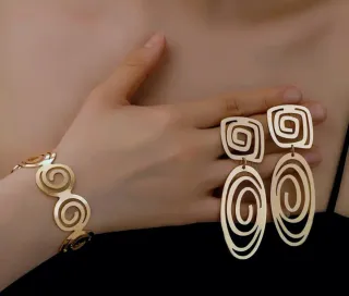 Conjunto Cleopatra Brazalete y pendientes largos