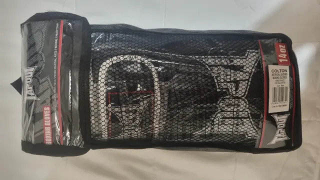 Guantes de Boxeo Tapout Negros 14 Oz