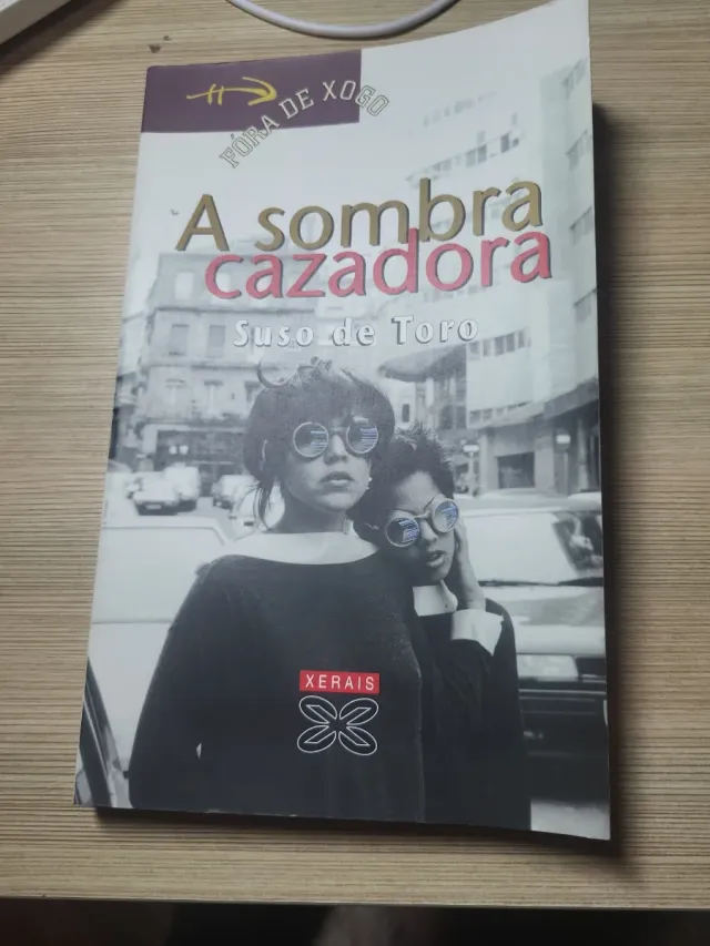 A sombra cazadora (Infantil E Xuvenil) (Galicia...