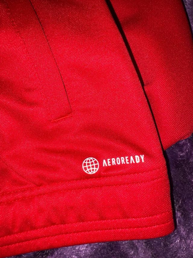 Chaqueta deportiva Adidas roja