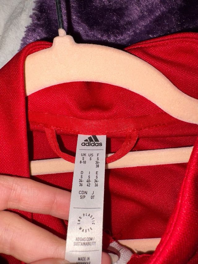 Chaqueta deportiva Adidas roja