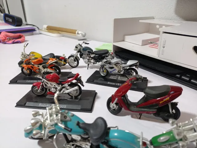 Lote de 12+1 Motos a Escala