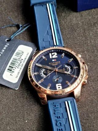 Reloj TOMMY Hilfiger Decker Dorado - corre azul -
