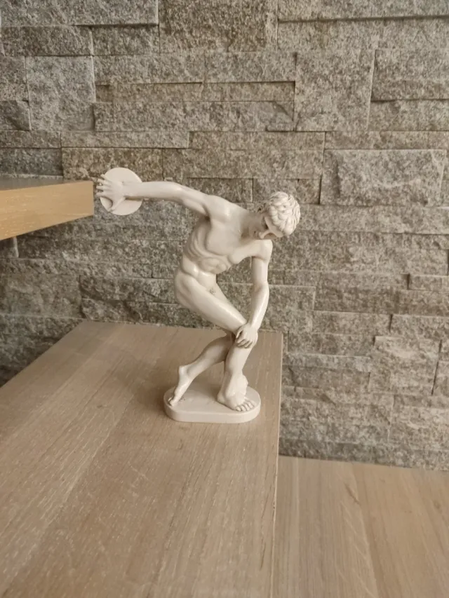 Figura Resina Discóbolo, 21cmtros de altura