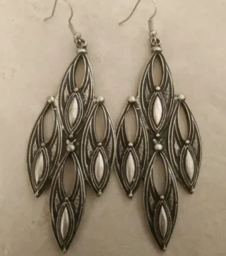 Orecchini pendenti colore argento simil rombo