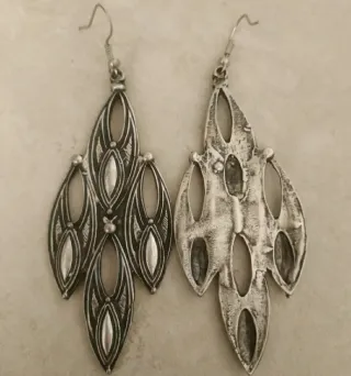 Orecchini pendenti colore argento simil rombo