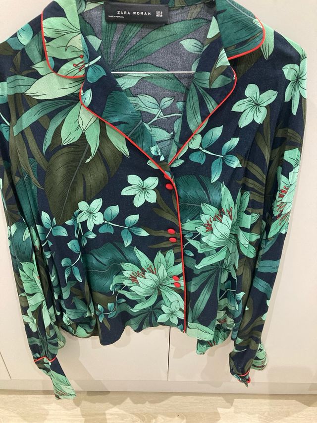 Camisa Zara flores verdes M