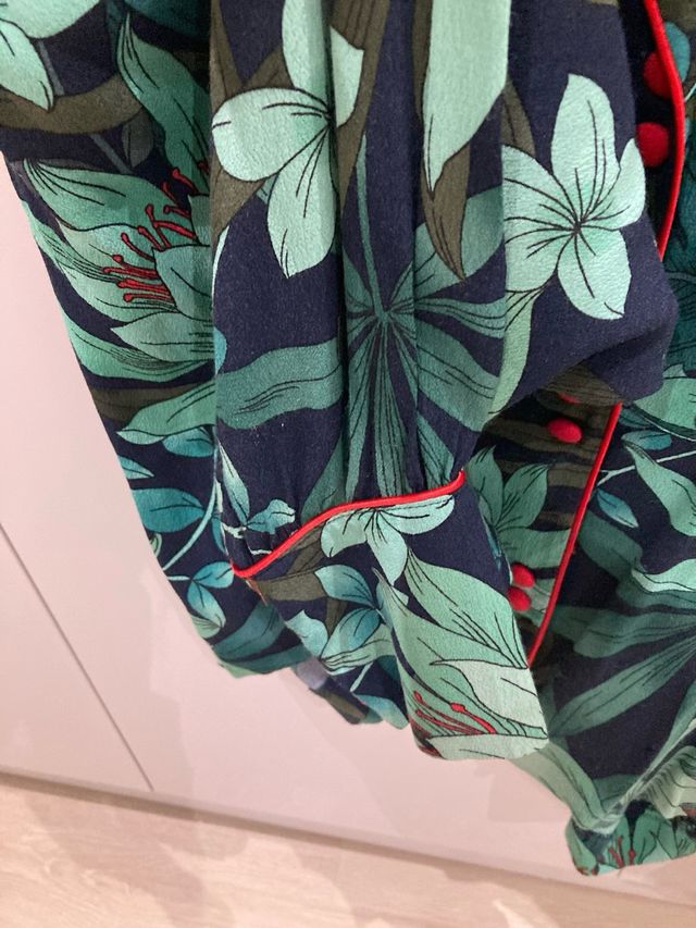 Camisa Zara flores verdes M