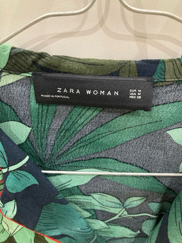 Camisa Zara flores verdes M