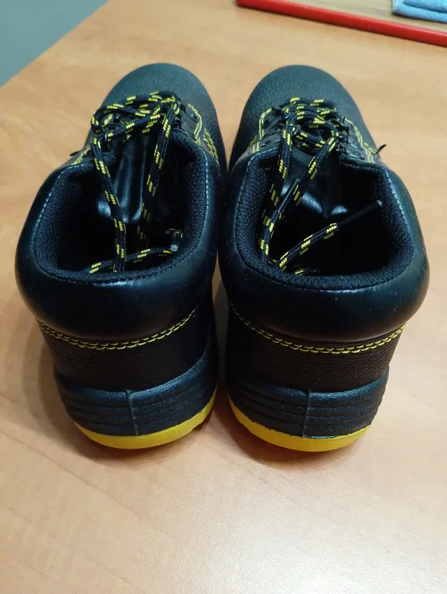 Zapatos de seguridad / trabajo VIAT
