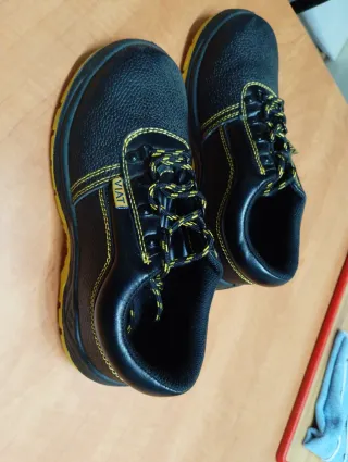 Zapatos de seguridad / trabajo VIAT