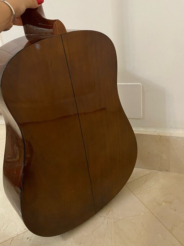 Guitarra acústica Montana modelo MT-404 N