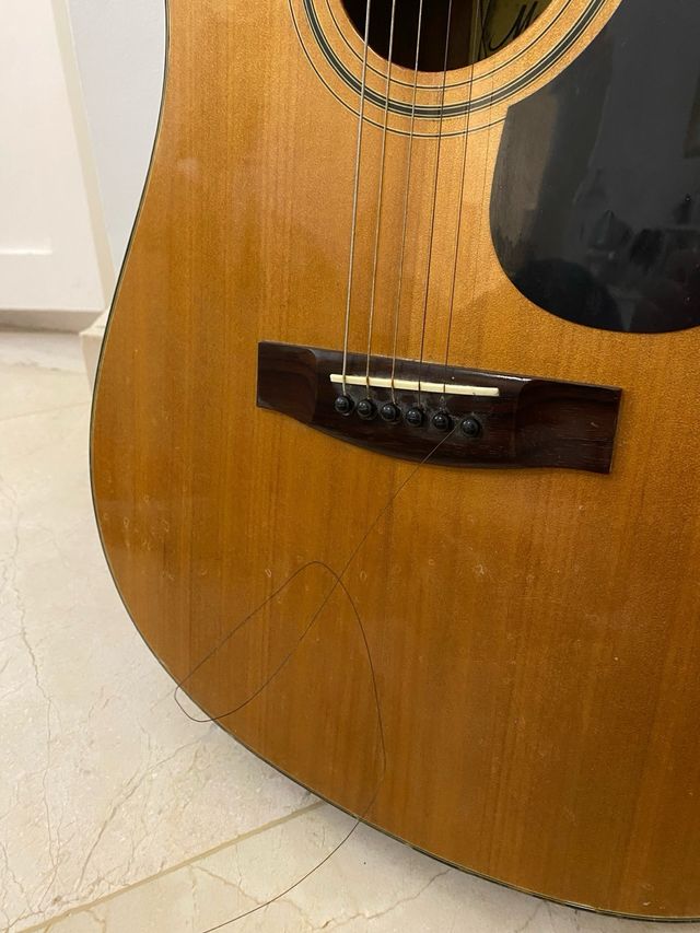 Guitarra acústica Montana modelo MT-404 N