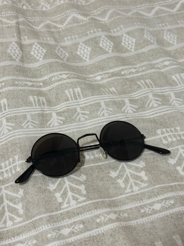 Gafas de sol redondas negras