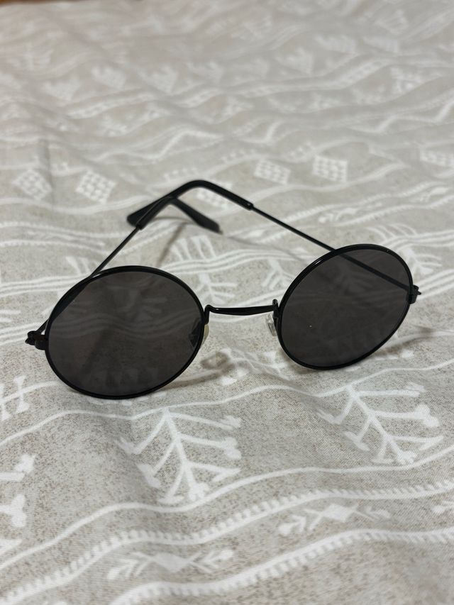 Gafas de sol redondas negras
