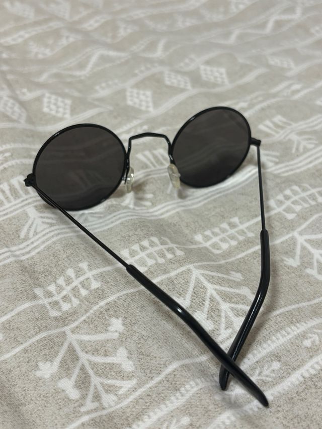 Gafas de sol redondas negras