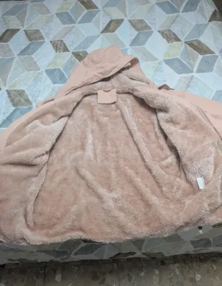 Abrigo rosa con forro de pelo