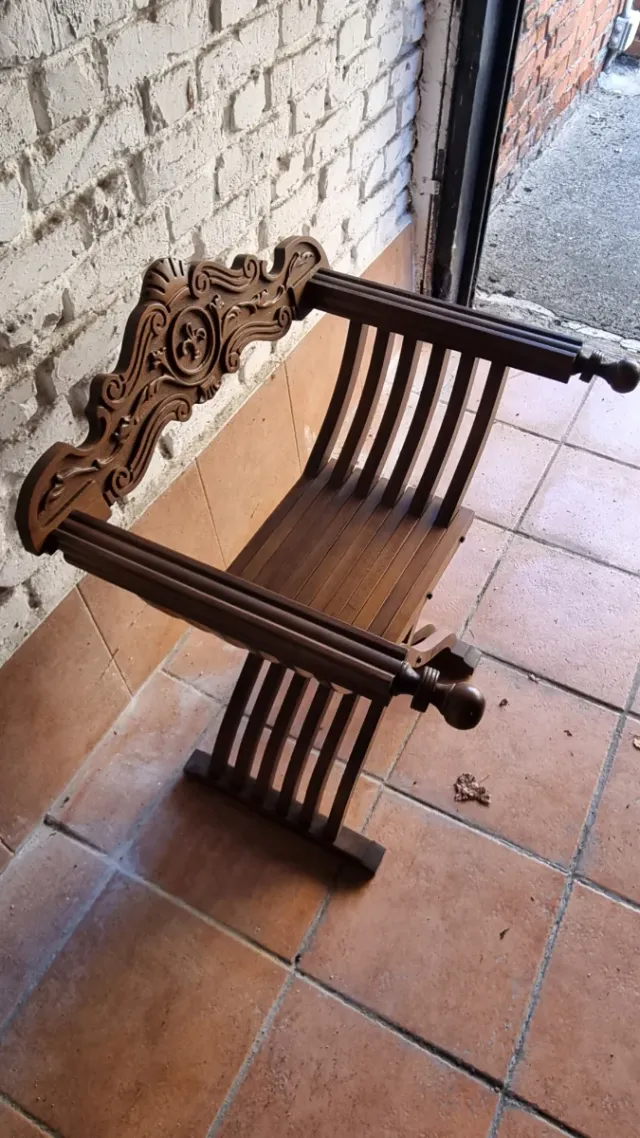 Sedia Savonarola Pieghevole in Legno