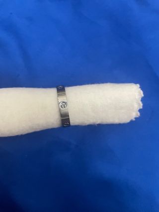 Anillo de acero plateado